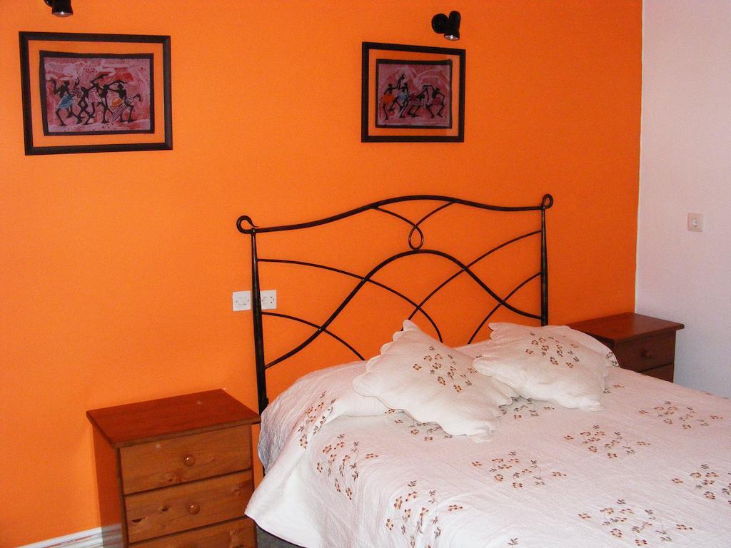 Hostal Avenida Arenas de San Pedro Oda fotoğraf