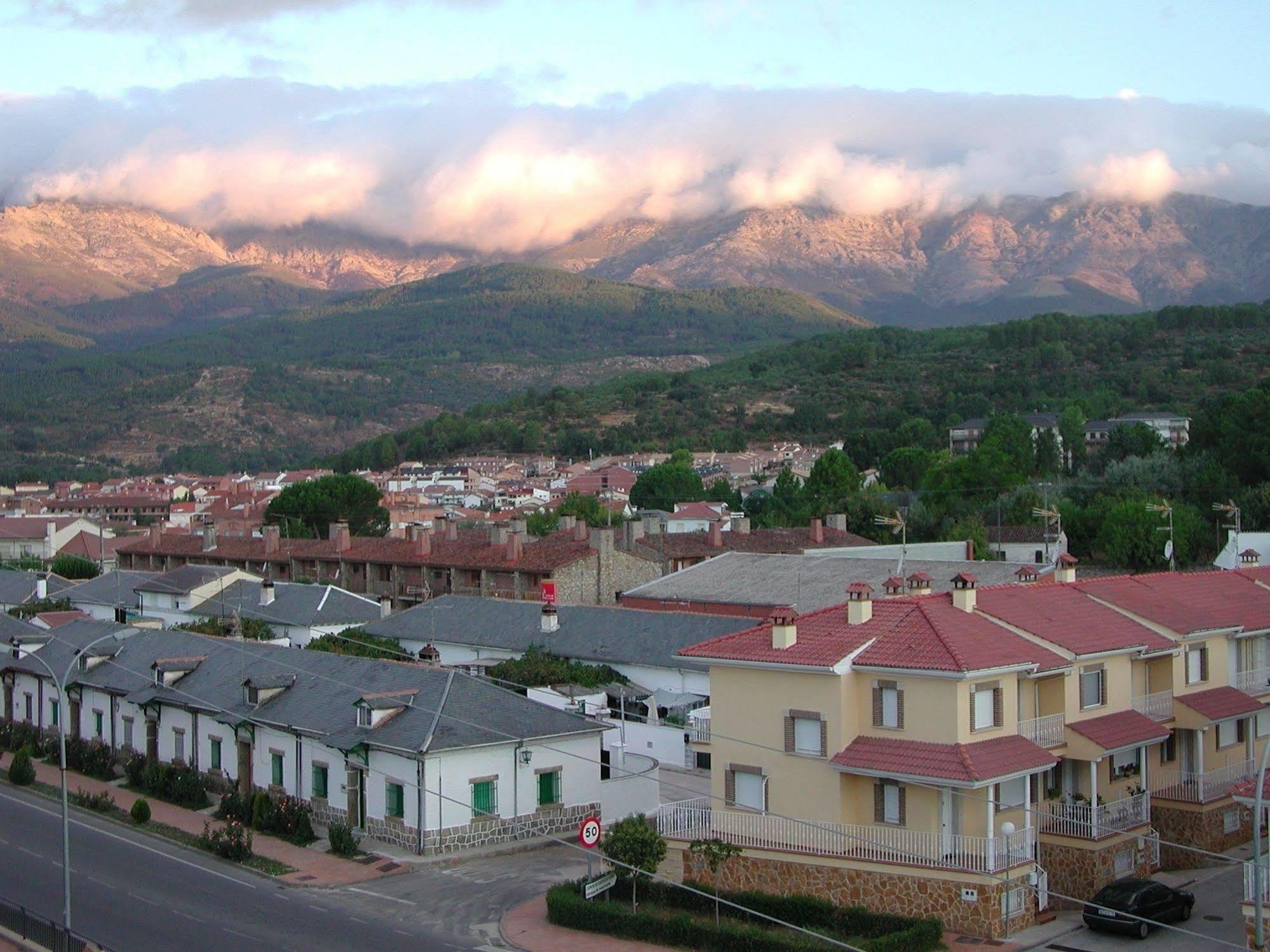 Hostal Avenida Arenas de San Pedro Dış mekan fotoğraf