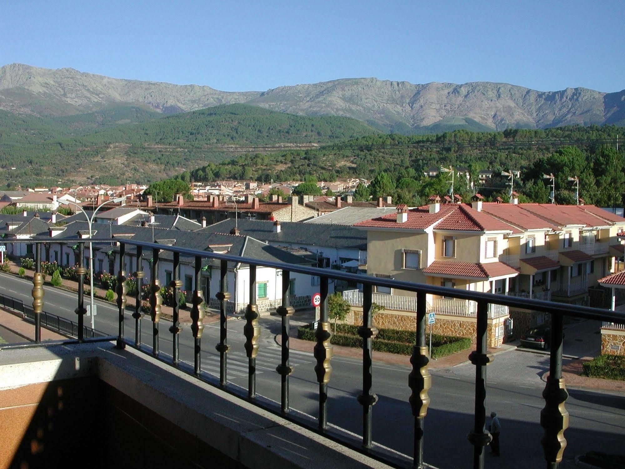 Hostal Avenida Arenas de San Pedro Dış mekan fotoğraf