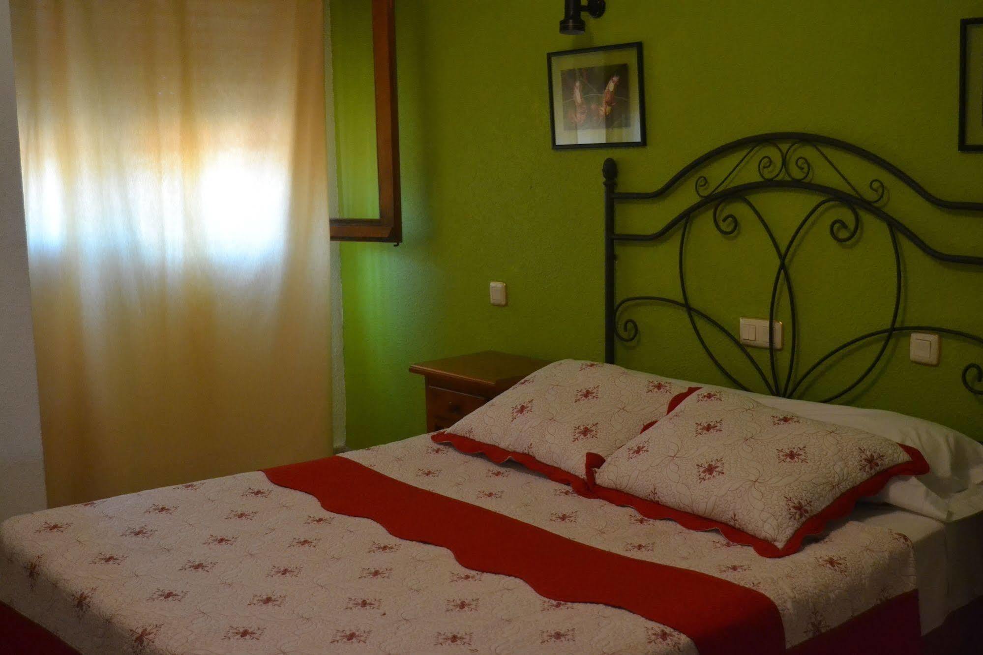Hostal Avenida Arenas de San Pedro Dış mekan fotoğraf